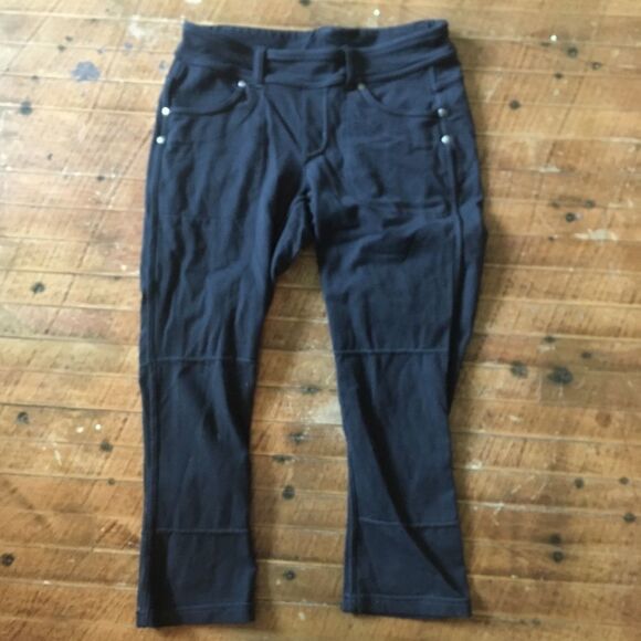 Athleta XS cropped/Capri athletic workout leggings - Picture 1 of 3